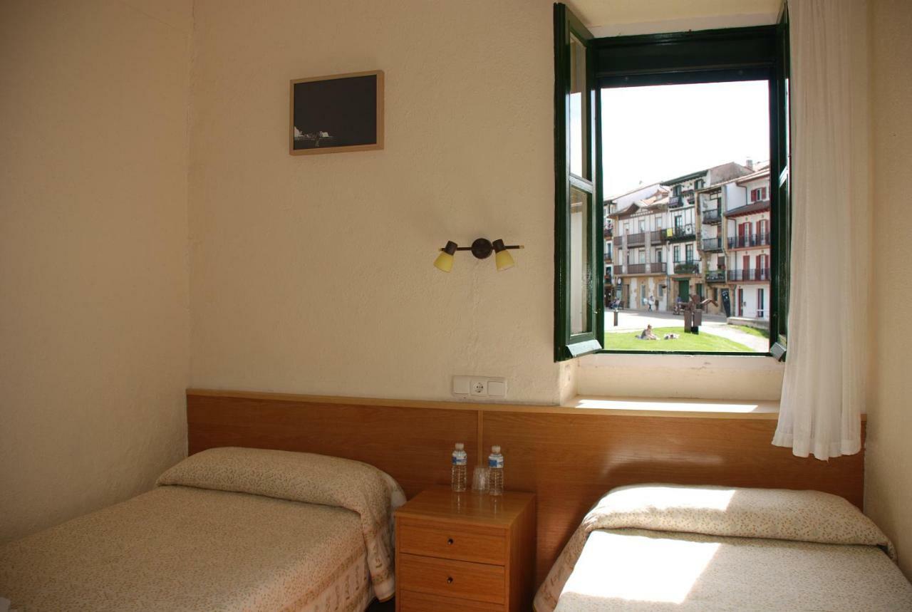 Hostal Zaragoza Hondarribia Exterior photo